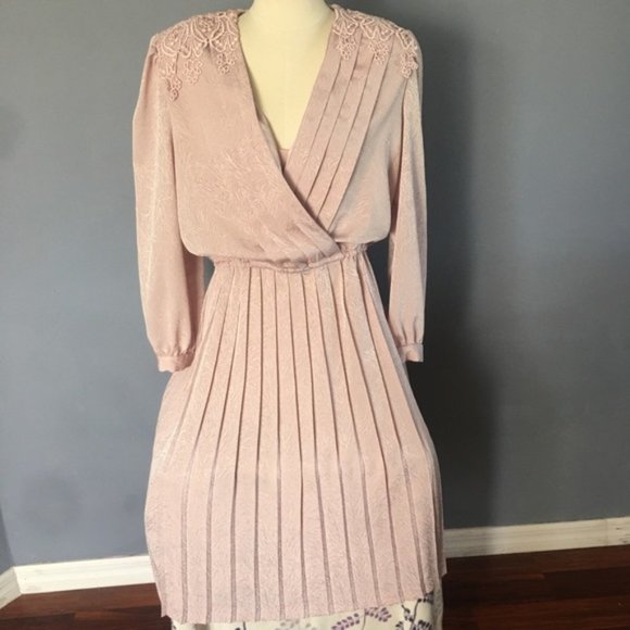 In The Mood Dresses & Skirts - 5/$25 In The Mood Vintage Pink Lace Dress